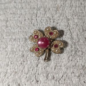 Vintage Coro Four-Leaf Clover Flower Pin with Faux Pearls and Pink Cabochon